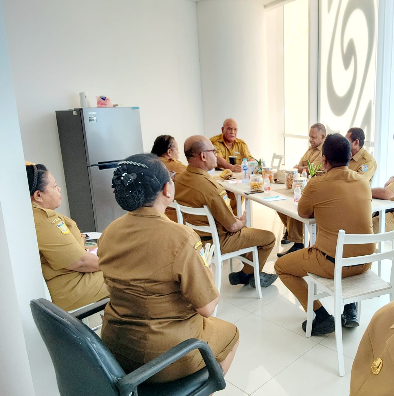 Plt. Sekretaris MRP lakukan Rapat Konsolidasi dan Kordinasi bersama pejabat Eselon III & IV Sekretariat MRP