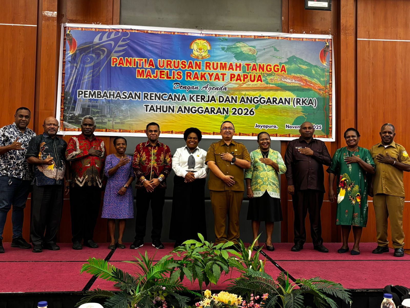 Foto bersama setelah terlaksananya rapat pembahasan Rencana Kerja dan Anggaran Tahun 2026