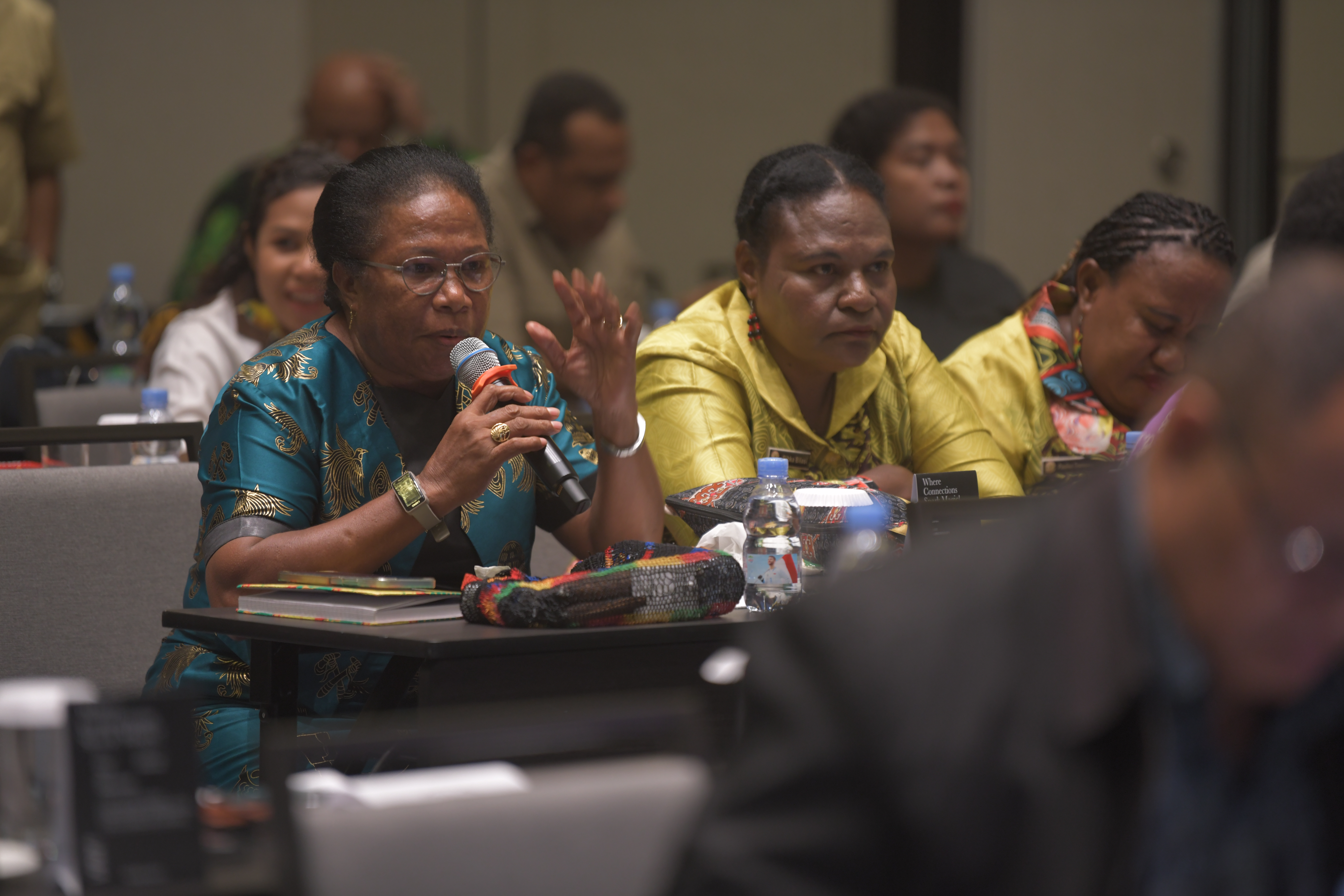 Anggota Pokja Perempuan berbicara pada sesi tanya jawab 