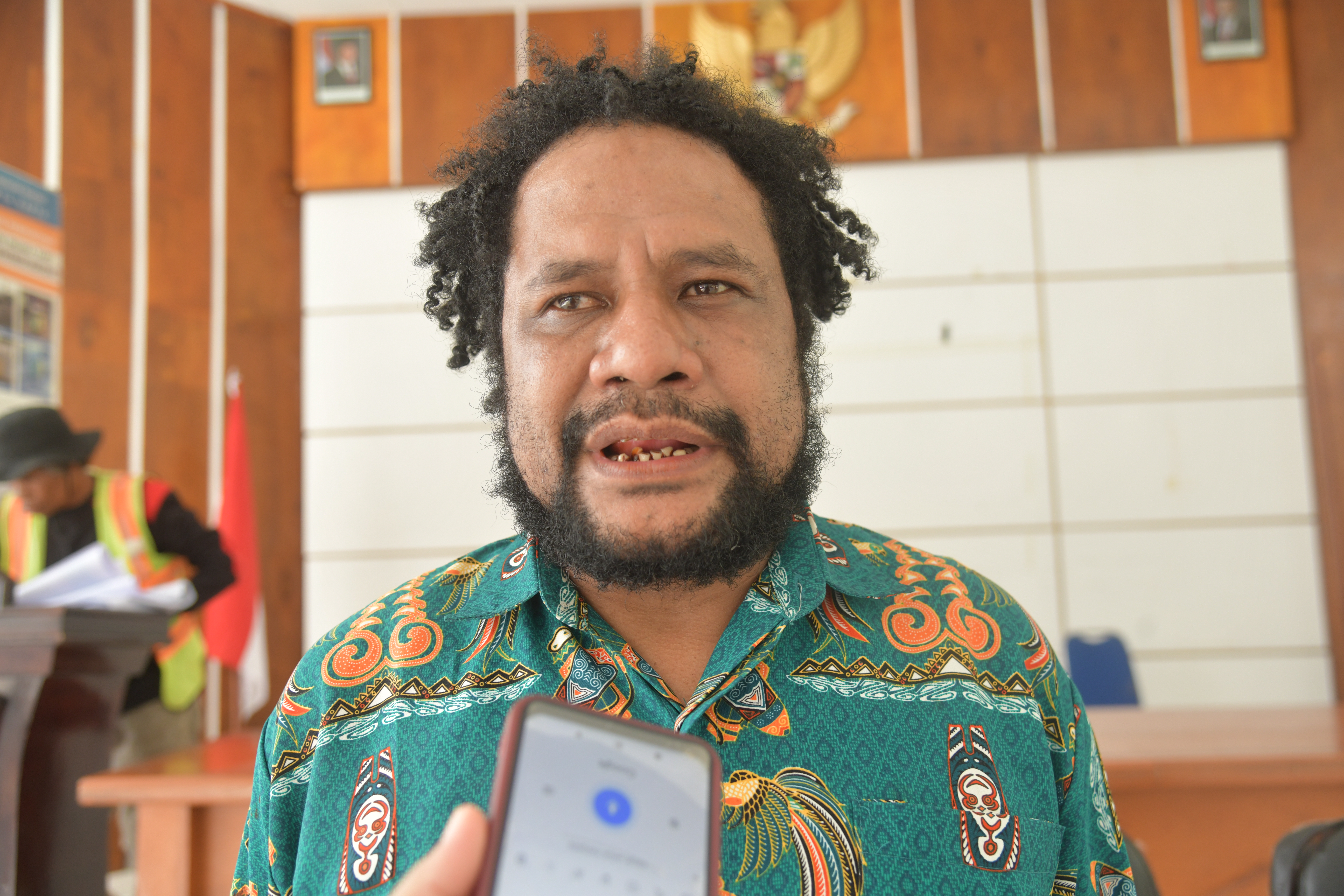 B. Mansoben Anggota Pokja Adat MRP