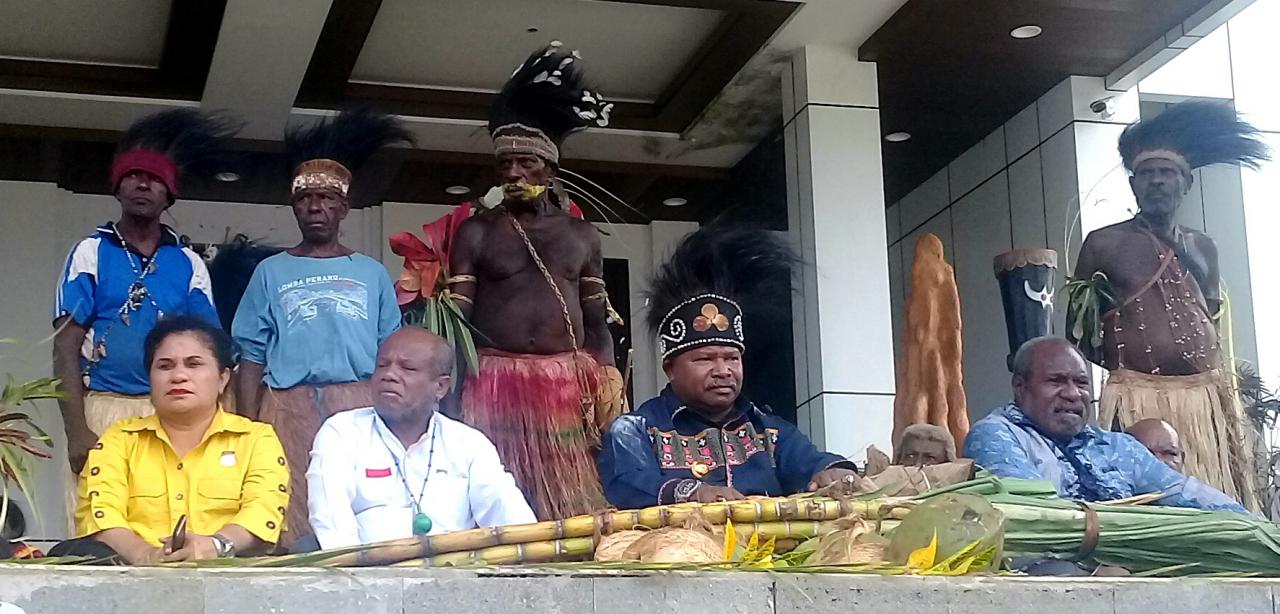 MRP diminta membentuk komisi hukum ad hoc untuk mengevaluasi Otsus Papua