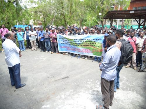 Mahasiswa eksodus minta dipertemukan dengan Ketua DPR Papua dan Gubernur