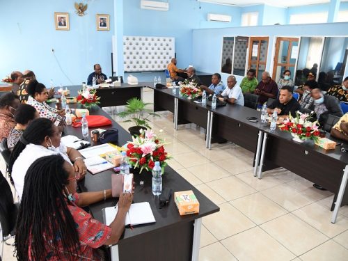 Pimpinan MRP gelar rapat terbatas untuk merespon rencana revisi UU Otsus Papua