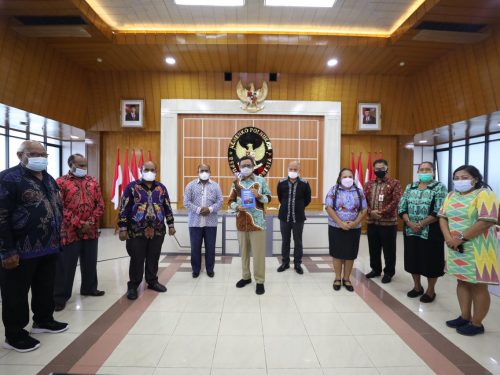 Bertemu Mahfud MD, Majelis Rakyat Papua Bahas Pendekatan Kesejahteraan 