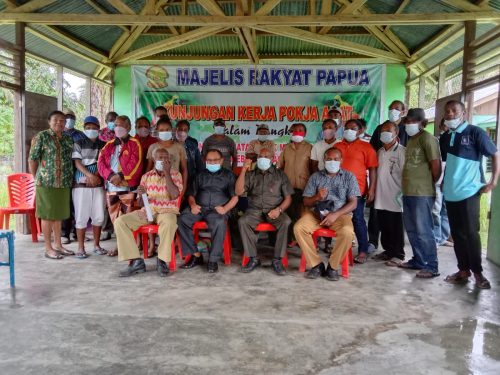 Kunker ke Kampung Yakotim, MRP Diminta Bantu Masyarakat Produksi Coklat