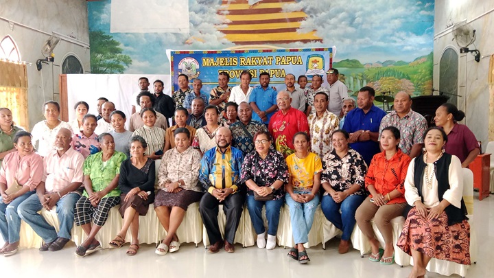 Jaring Aspirasi di Kepulauan Yapen, MRP Ingatkan Masyarakat Dukung Celeg OAP di Pilgub dan Pilbup