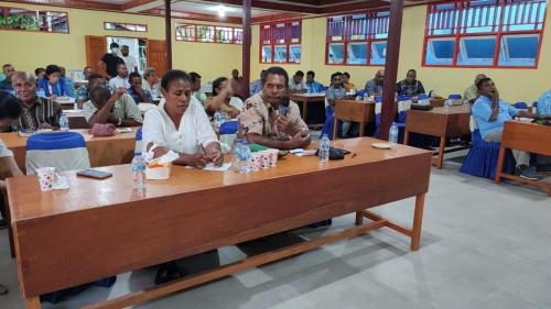 Rapat Koordinasi Majelis Rakyat Papua Pokja Agama di Waropen, dalam rangka Pengetatan Pengawasan Terhadap Peredaran dan Penjualan Minuman Beralkohol serta Obat-Obatan Terlarang Lainnya - Humas MRP