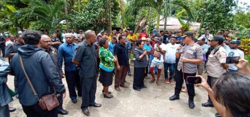 Ketua Kelompok Kerja Adat Majelis Rakyat Papua atau MRP, Demas Tokoro menyatakan pihaknya pada pekan lalu telah mengunjungi 2 hektar persil tanah ulayat keluarga Tanawani di Serui, Kabupaten Yapen, yang sejak 1979 dikuasai PT Pertamina. - Humas MRP